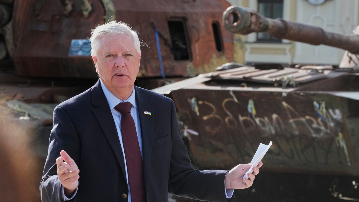 Lawmakers Aim to Finish Graham's Final Mission: Russia Sanctions