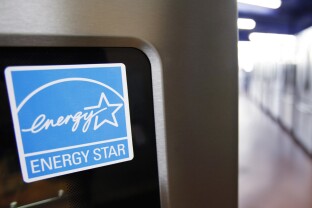 A Energy Star label is shown on an oven.