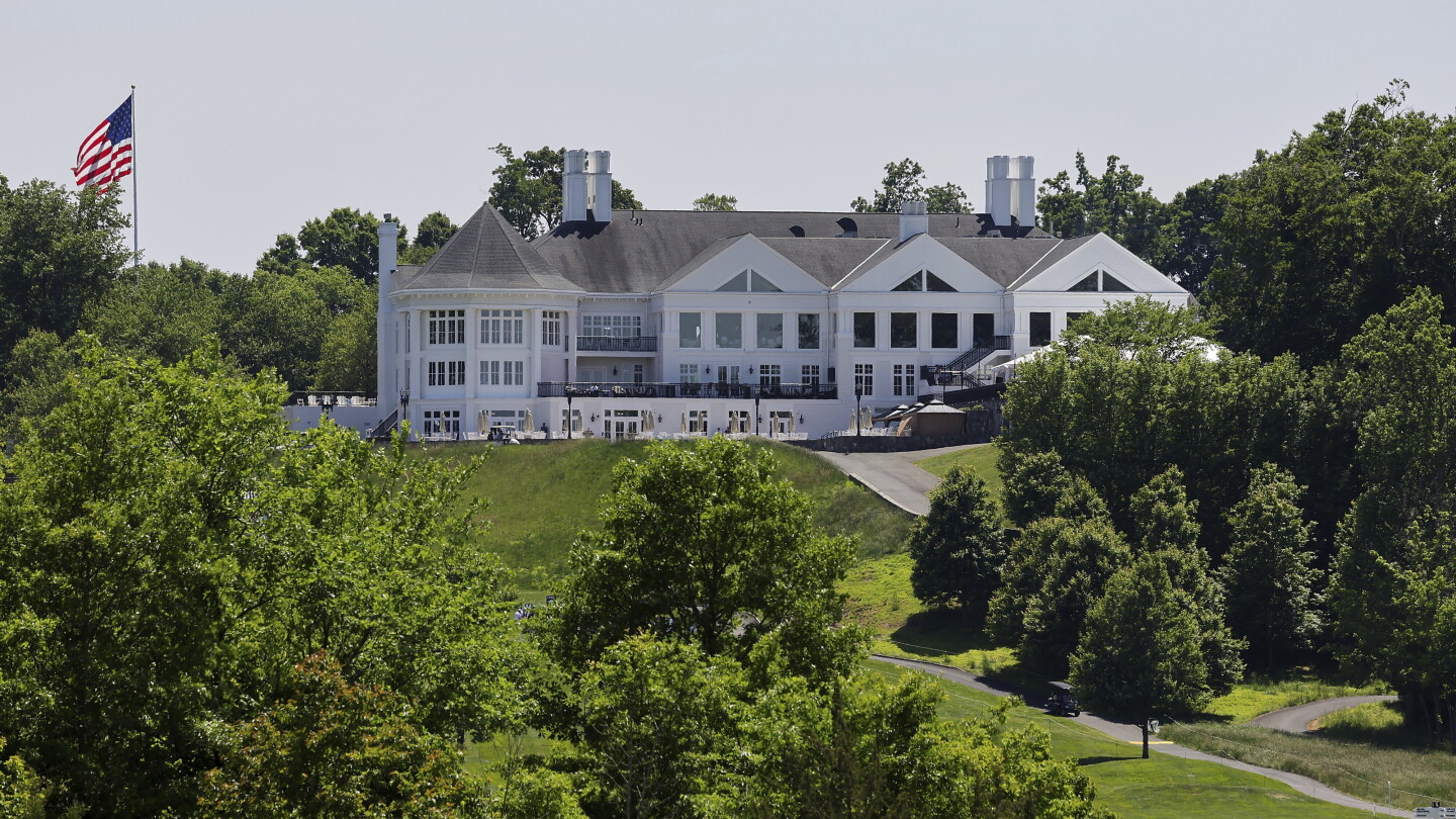 Trump National Golf Club in Virginia Has a Pest Control Problem