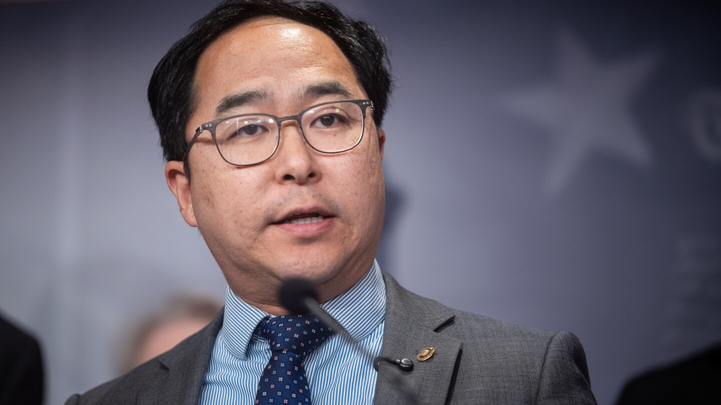 Senator Who Was Pepper-Sprayed by ICE Says It's Time to Reform the Agency