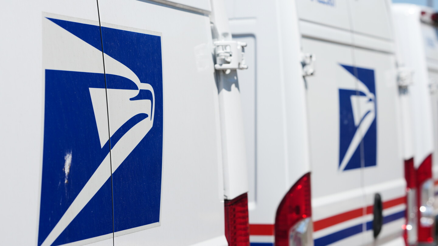 Postal Officials Say Trump's Mail-Ballot Push Will Create Widespread Errors