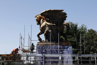 Bronze Horses 07